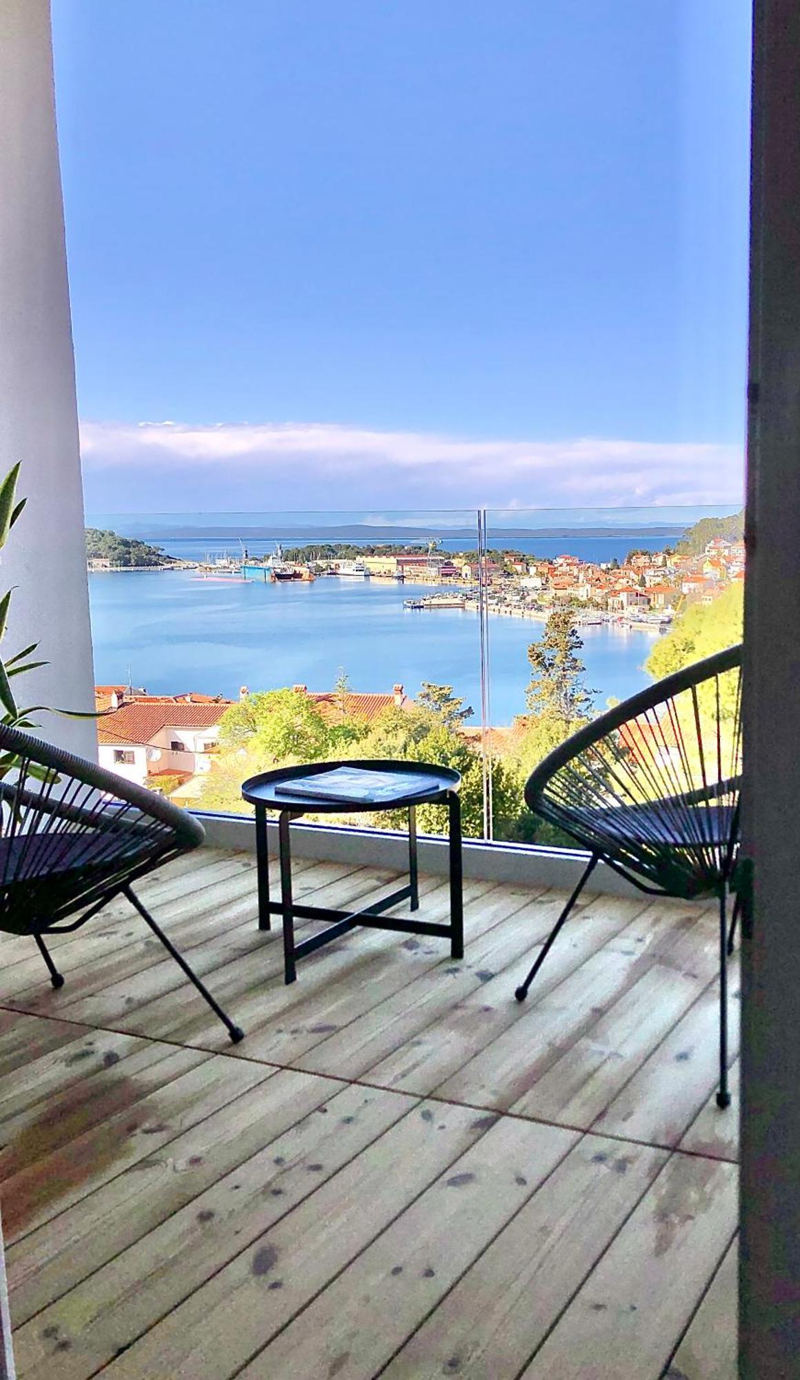 Beautiful View Apartment With Garage Space Mali Lošinj Zewnętrze zdjęcie